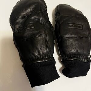 Dakine Black Leather Gloves ski gear